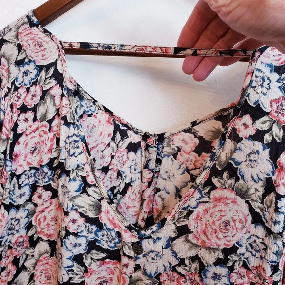 Billabong Women's Get Together V Neck Front Floral Shirt Tie Front Top Small - Picture 6 of 12